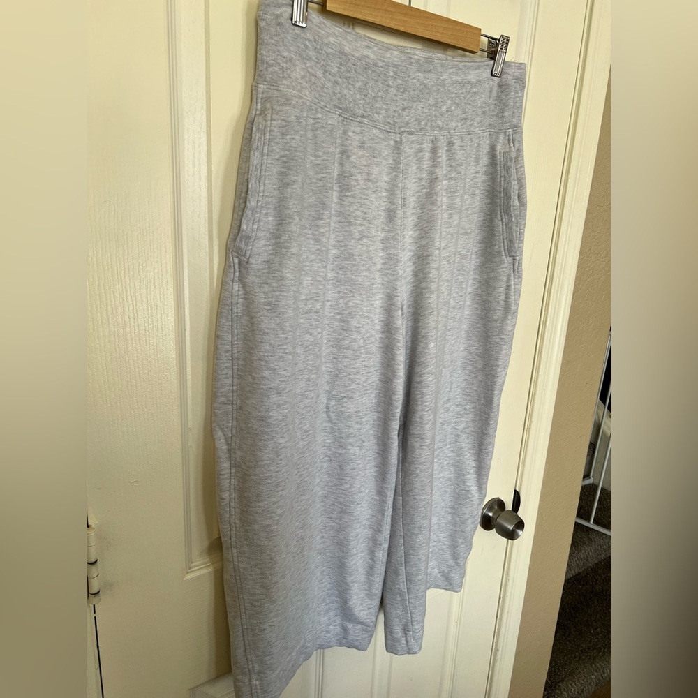 Athleta Heather Gray Culotte Pants Size MP - Picture 6 of 9